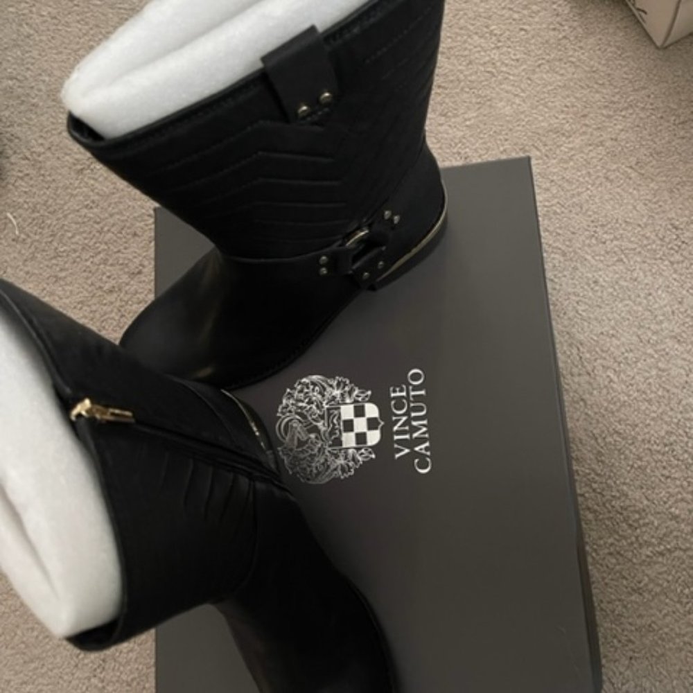 Brand New women's size 10 Vince Camuto boots